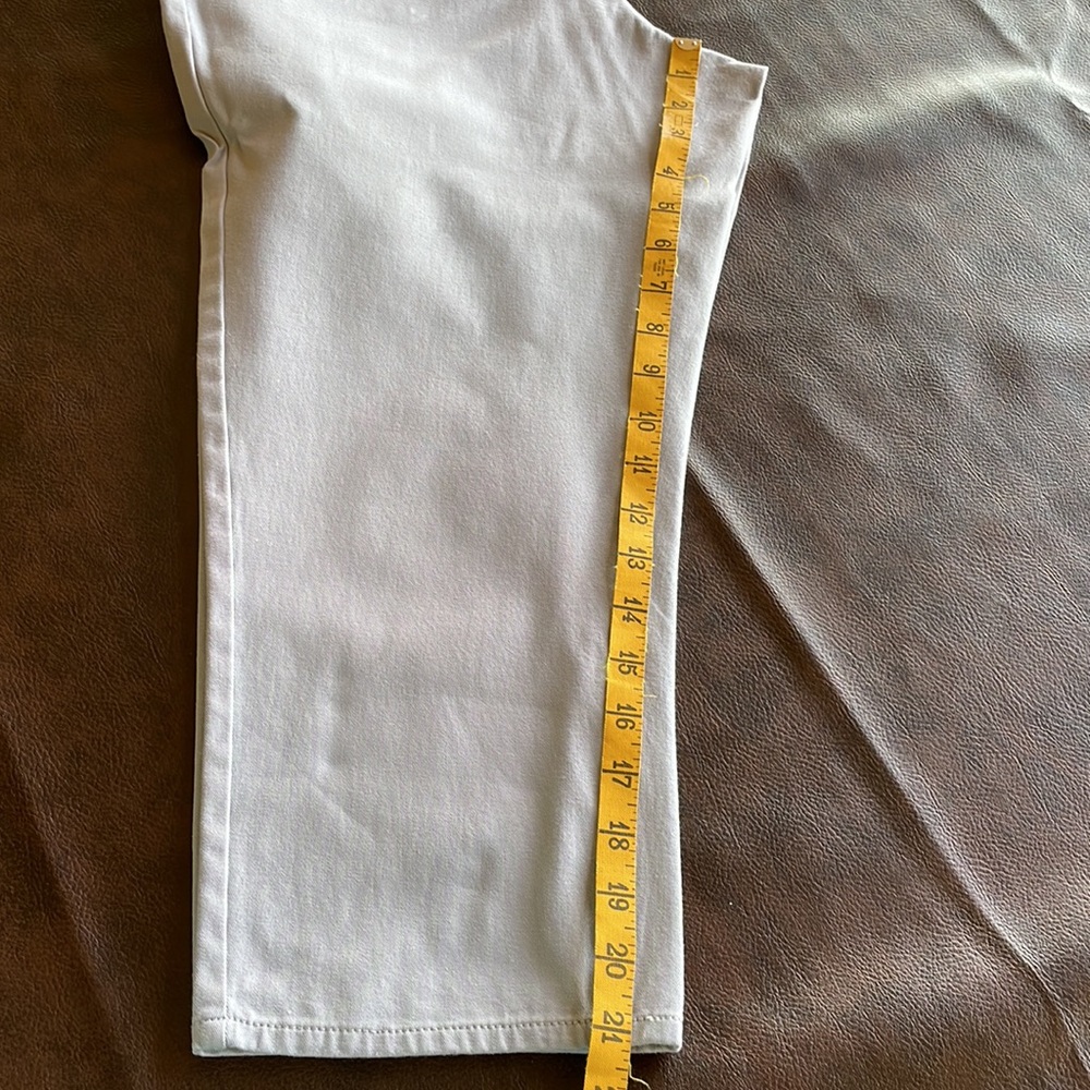 Coldwater Creek Gray Capri Pants - Picture 5 of 6